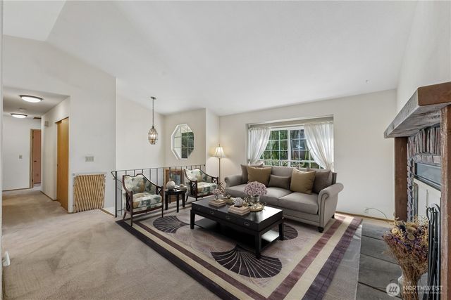 100 NW Westmont Lane, Bremerton, WA 98311