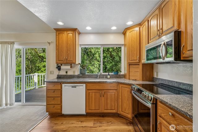 100 NW Westmont Lane, Bremerton, WA 98311