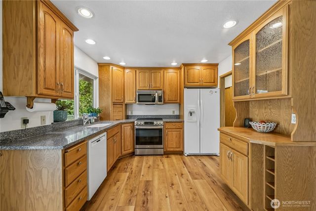 100 NW Westmont Lane, Bremerton, WA 98311