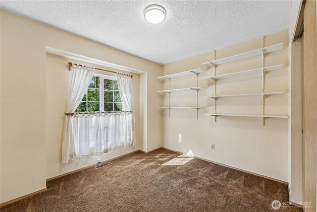 100 NW Westmont Lane, Bremerton, WA 98311