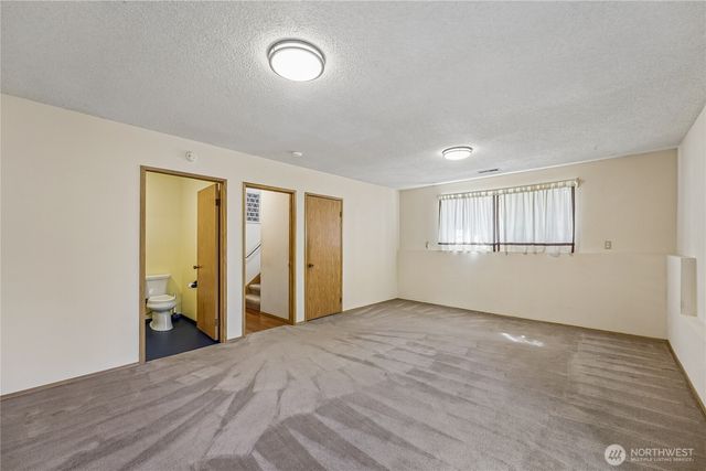 100 NW Westmont Lane, Bremerton, WA 98311