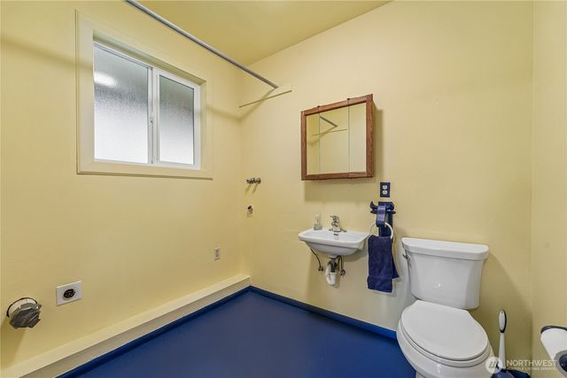 100 NW Westmont Lane, Bremerton, WA 98311