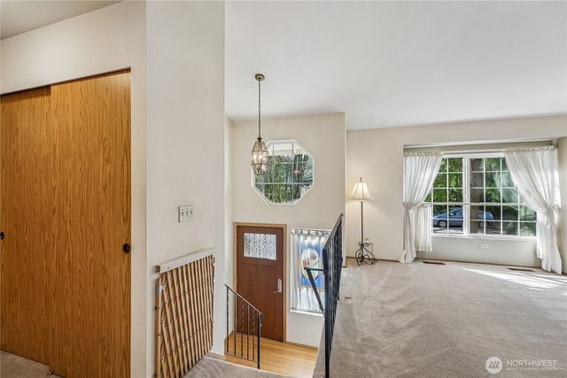 100 NW Westmont Lane, Bremerton, WA 98311