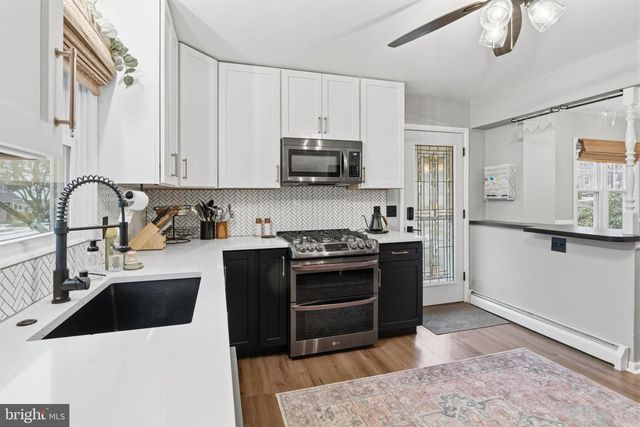 708 BARCLAY AVE, Morrisville, PA 19067