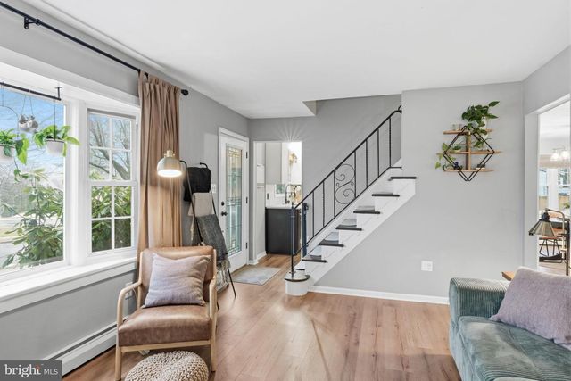 708 BARCLAY AVE, Morrisville, PA 19067