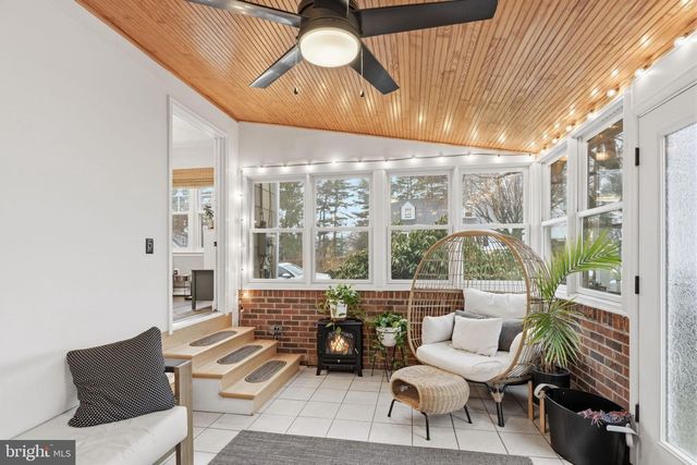 708 BARCLAY AVE, Morrisville, PA 19067