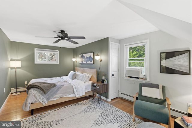 708 BARCLAY AVE, Morrisville, PA 19067