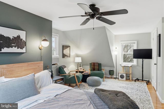 708 BARCLAY AVE, Morrisville, PA 19067