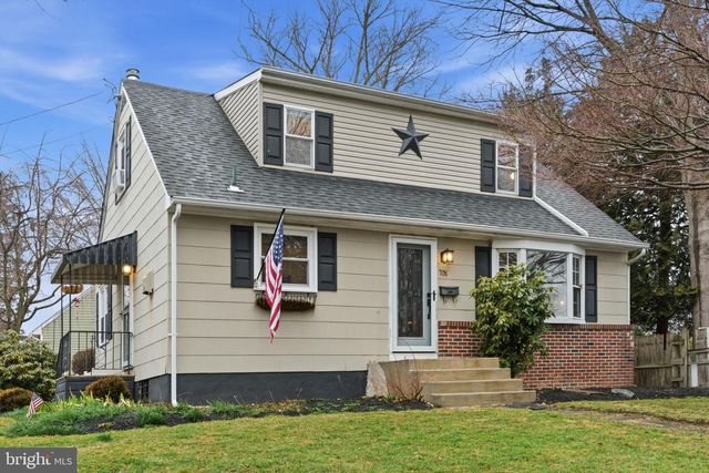 708 BARCLAY AVE, Morrisville, PA 19067