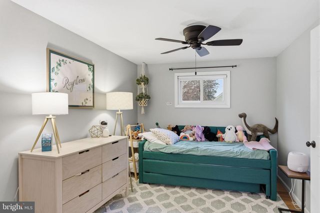 708 BARCLAY AVE, Morrisville, PA 19067