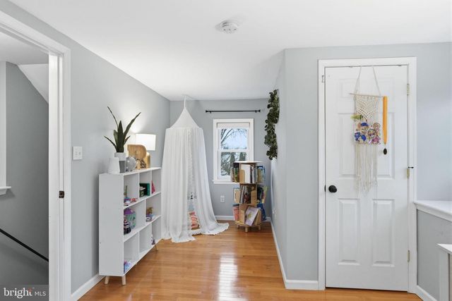 708 BARCLAY AVE, Morrisville, PA 19067