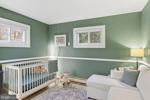 708 BARCLAY AVE, Morrisville, PA 19067