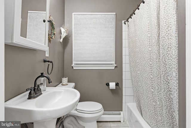 708 BARCLAY AVE, Morrisville, PA 19067