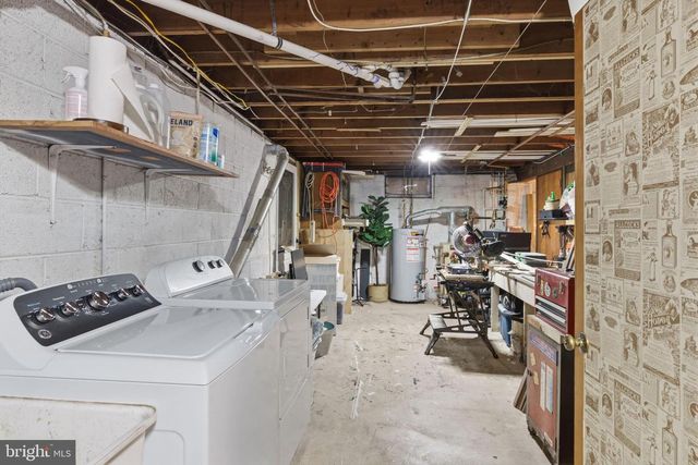 708 BARCLAY AVE, Morrisville, PA 19067