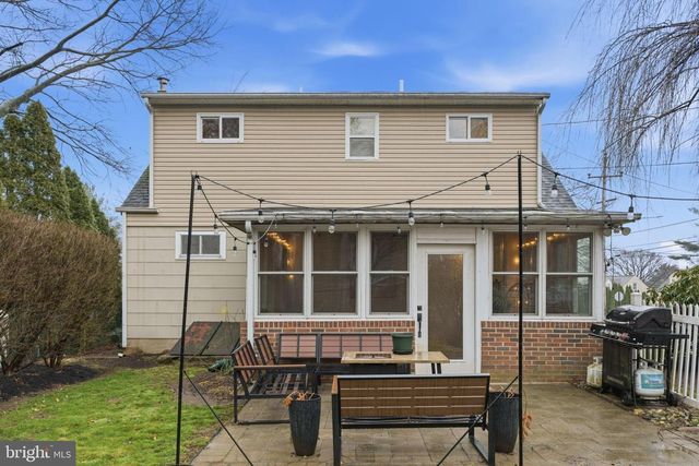 708 BARCLAY AVE, Morrisville, PA 19067