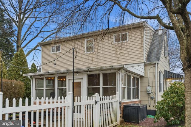 708 BARCLAY AVE, Morrisville, PA 19067