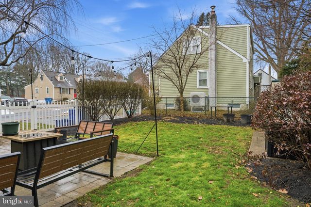 708 BARCLAY AVE, Morrisville, PA 19067