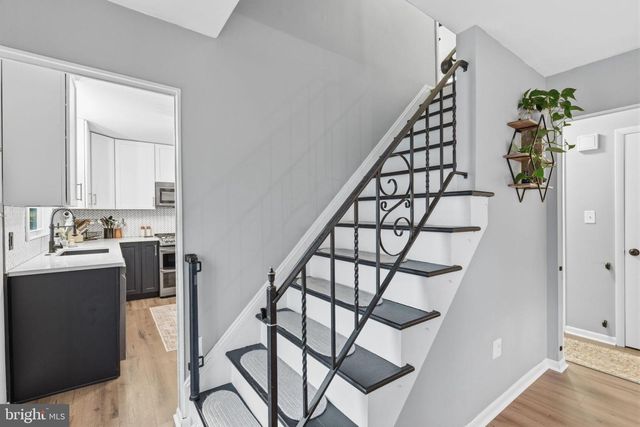 708 BARCLAY AVE, Morrisville, PA 19067