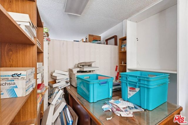 1817 W Burbank Boulevard, Burbank, CA 91506