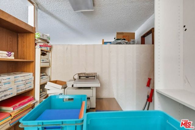 1817 W Burbank Boulevard, Burbank, CA 91506