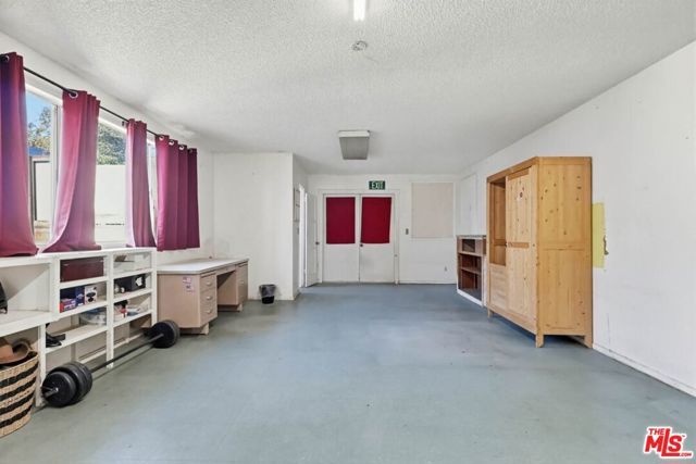 1817 W Burbank Boulevard, Burbank, CA 91506