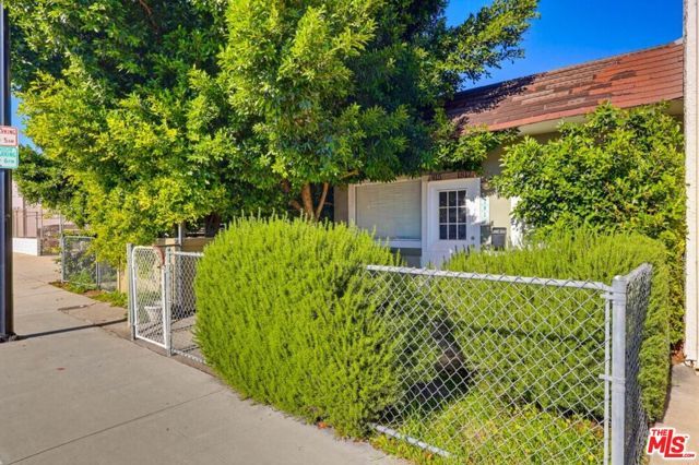 1817 W Burbank Boulevard, Burbank, CA 91506