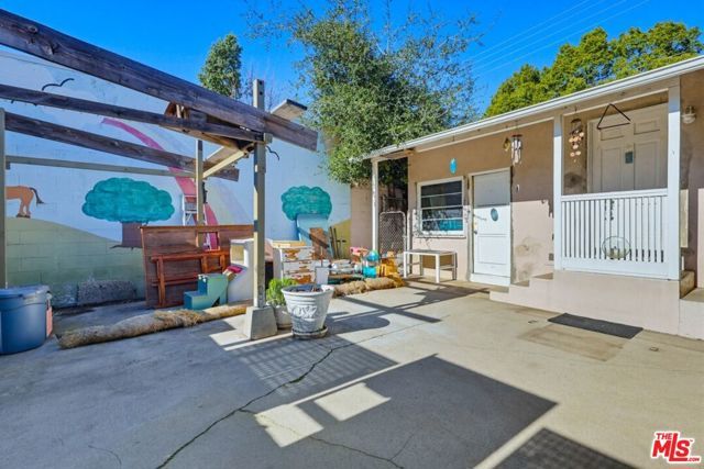 1817 W Burbank Boulevard, Burbank, CA 91506