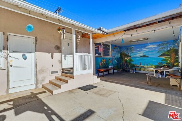 1817 W Burbank Boulevard, Burbank, CA 91506