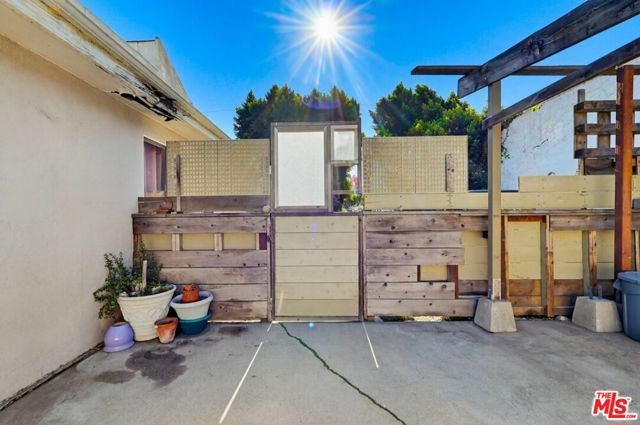 1817 W Burbank Boulevard, Burbank, CA 91506