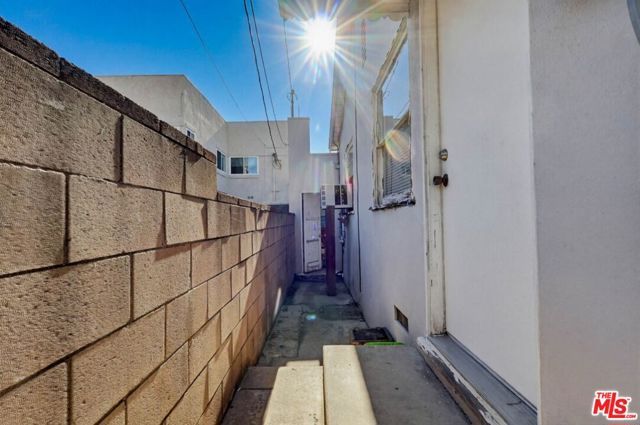 1817 W Burbank Boulevard, Burbank, CA 91506