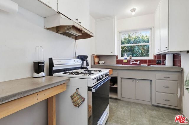 1817 W Burbank Boulevard, Burbank, CA 91506