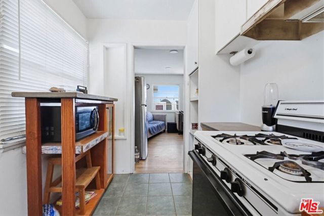 1817 W Burbank Boulevard, Burbank, CA 91506