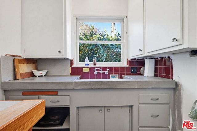 1817 W Burbank Boulevard, Burbank, CA 91506