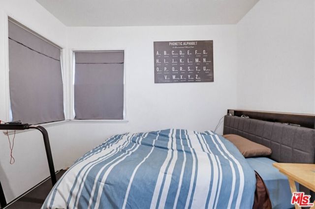 1817 W Burbank Boulevard, Burbank, CA 91506