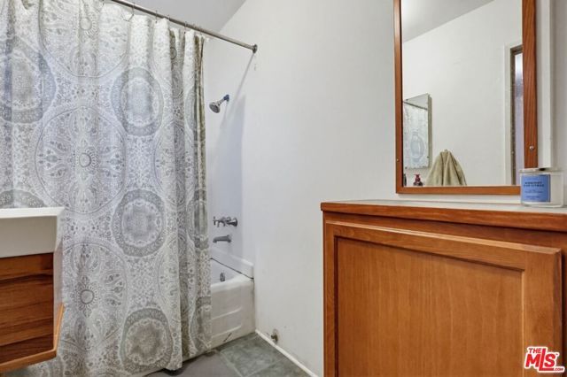 1817 W Burbank Boulevard, Burbank, CA 91506