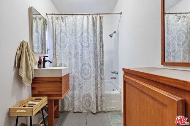 1817 W Burbank Boulevard, Burbank, CA 91506