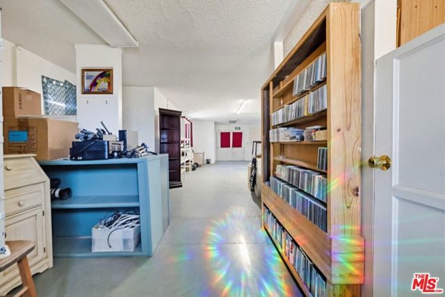 1817 W Burbank Boulevard, Burbank, CA 91506