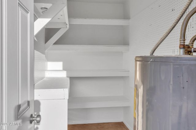 6833 S JENTILLY Lane, Tempe, AZ 85283