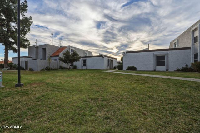 6833 S JENTILLY Lane, Tempe, AZ 85283