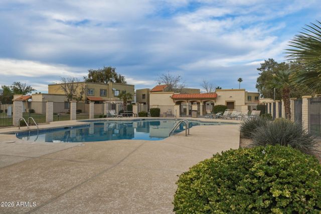 6833 S JENTILLY Lane, Tempe, AZ 85283