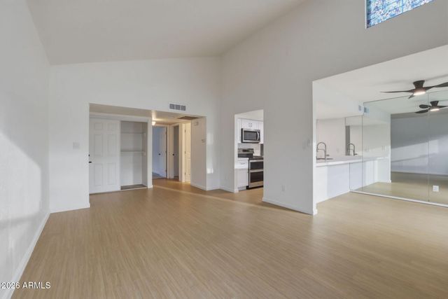 6833 S JENTILLY Lane, Tempe, AZ 85283