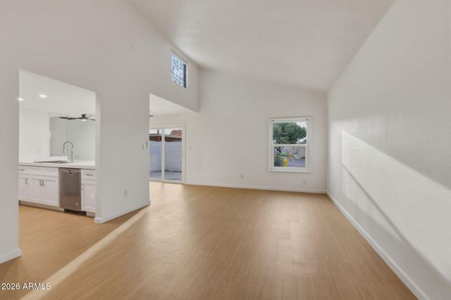 6833 S JENTILLY Lane, Tempe, AZ 85283