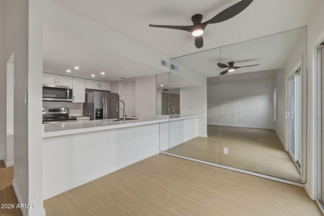 6833 S JENTILLY Lane, Tempe, AZ 85283