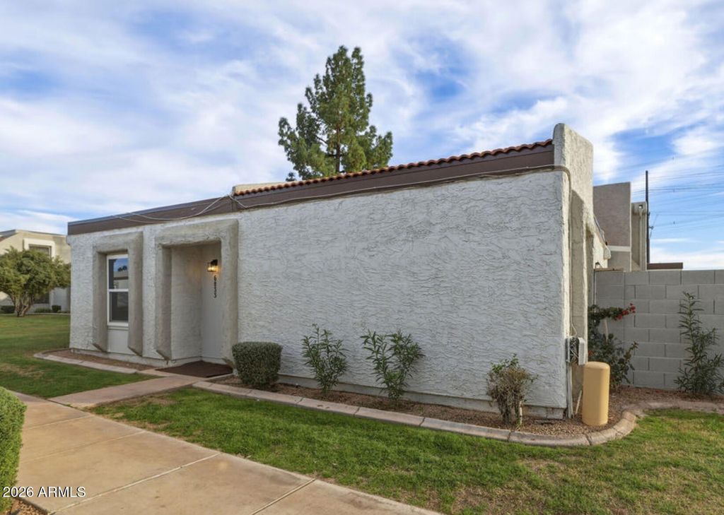 6833 S JENTILLY Lane, Tempe, AZ 85283