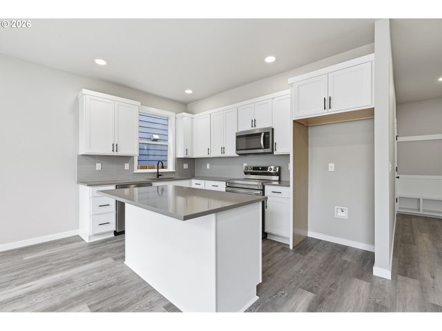 3155 Ne 117th Ave, Portland, OR 97220