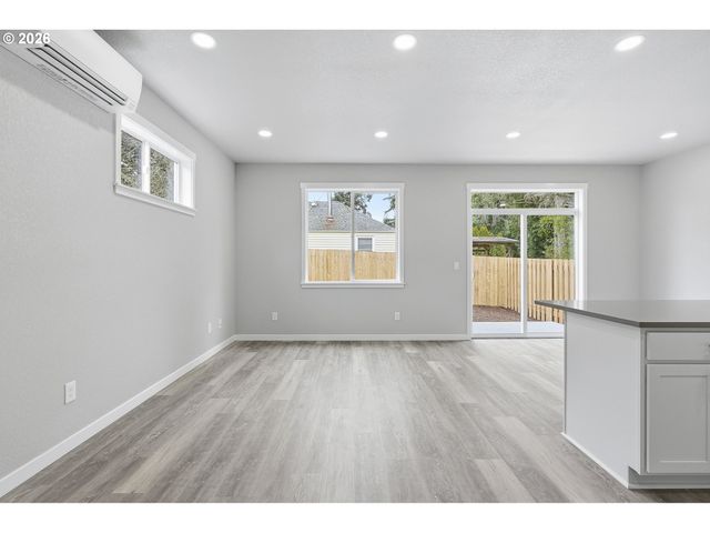 3155 Ne 117th Ave, Portland, OR 97220