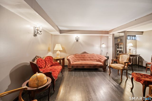 20 Wyndwood Road, Farmington, CT 06032