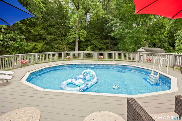 20 Wyndwood Road, Farmington, CT 06032