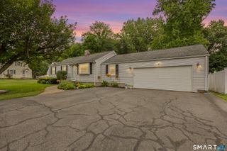 20 Wyndwood Road, Farmington, CT 06032