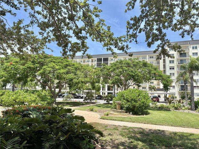 9 HAIG PLACE 810, Dunedin, FL 34698